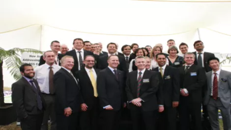 PM celebrates with Mako Networks
