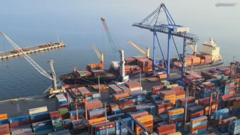 Live Awareness supports superior safety compliance at one of the world's busiest ports