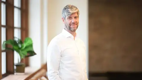 Ps   stephen lester   headshot