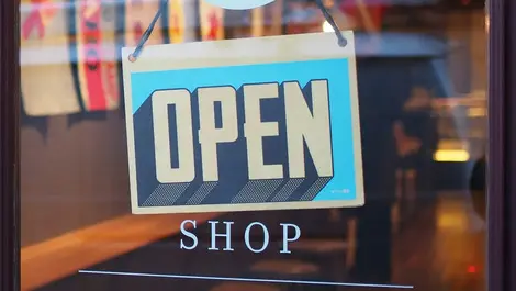 Retailers make AI top priority amid cost pressures